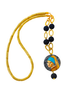 Collana dipinta a mano – Ragazza con l’orecchino di perla di Vermeer